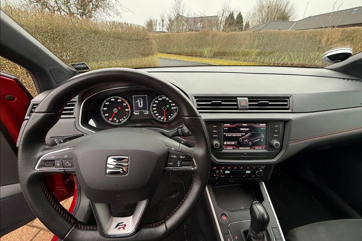 Rød Seat Arona fra 2019