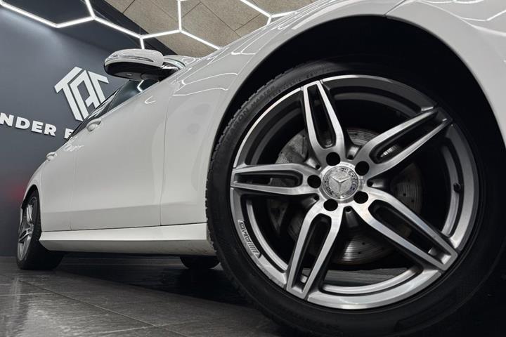 Hvid Mercedes E220 d fra 2016