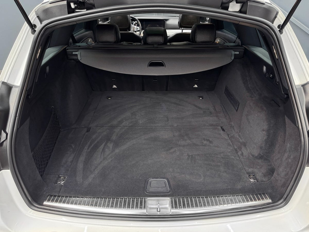 Hvid Mercedes E220 d fra 2016