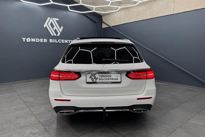 Hvid Mercedes E220 d fra 2016