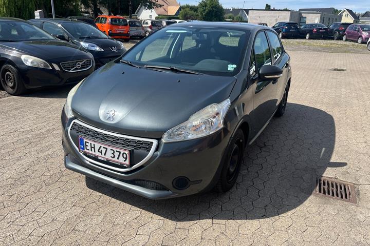 Grå Peugeot 208 fra 2013