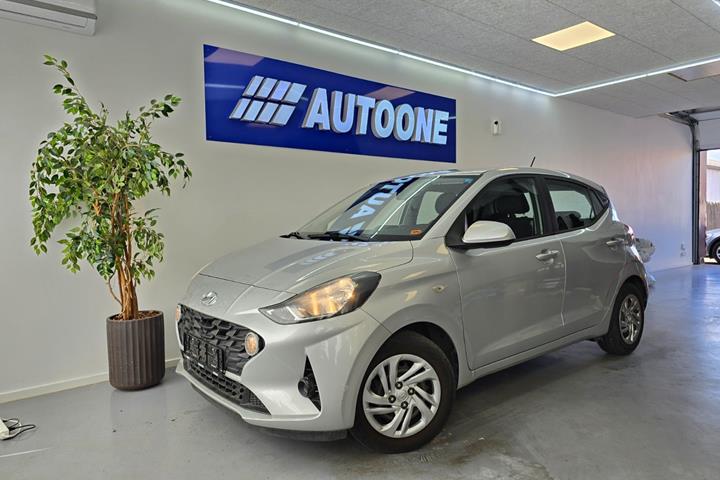 Sølv Hyundai i10 fra 2020