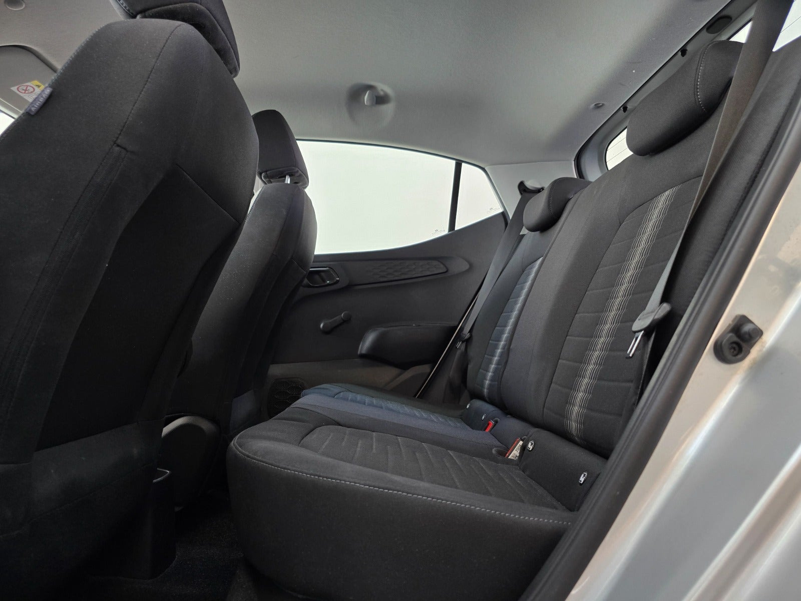Sølv Hyundai i10 fra 2020