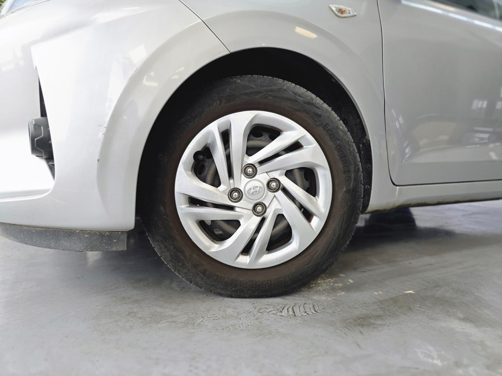 Sølv Hyundai i10 fra 2020