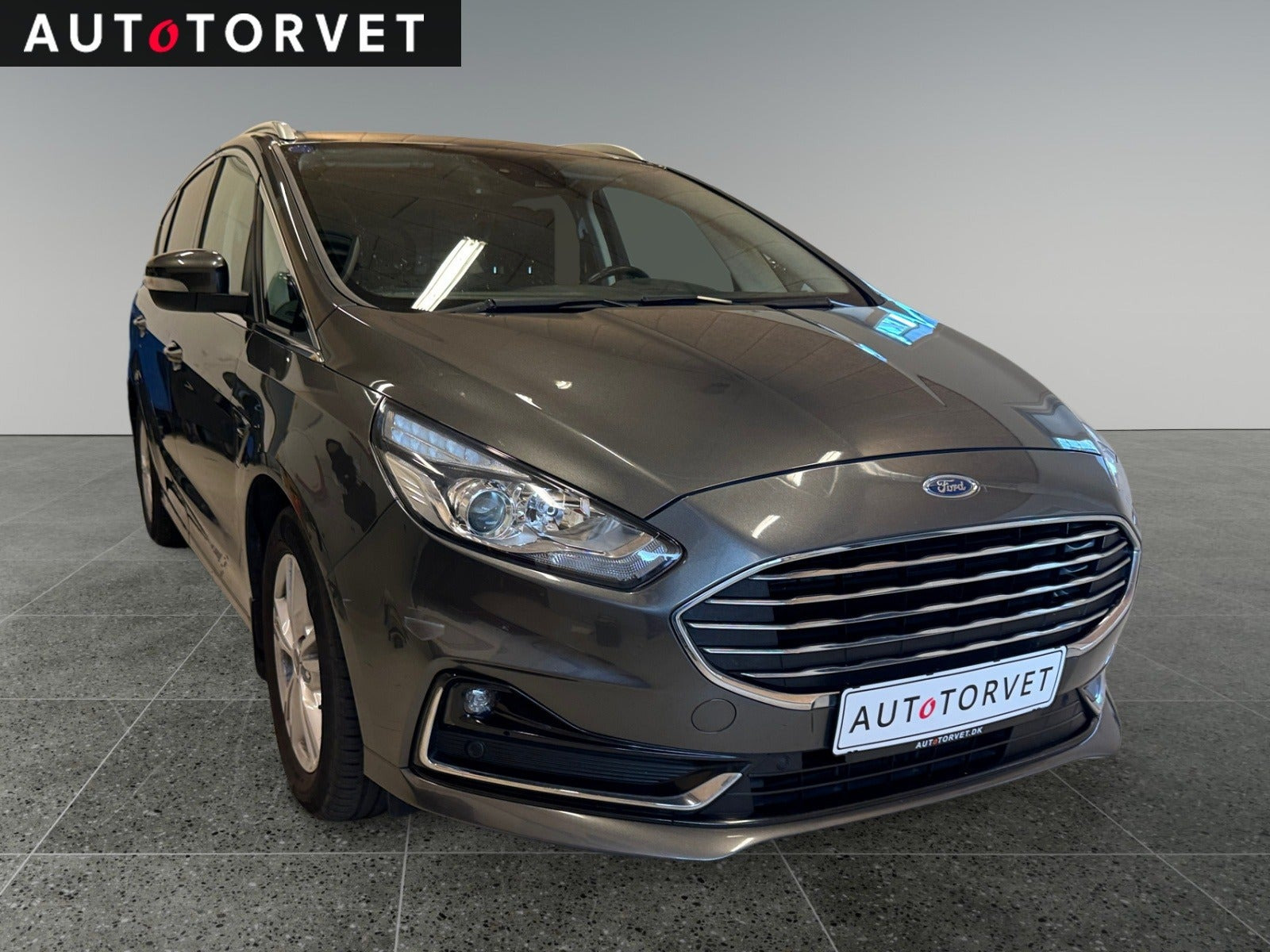 Grå Ford S-MAX fra 2020