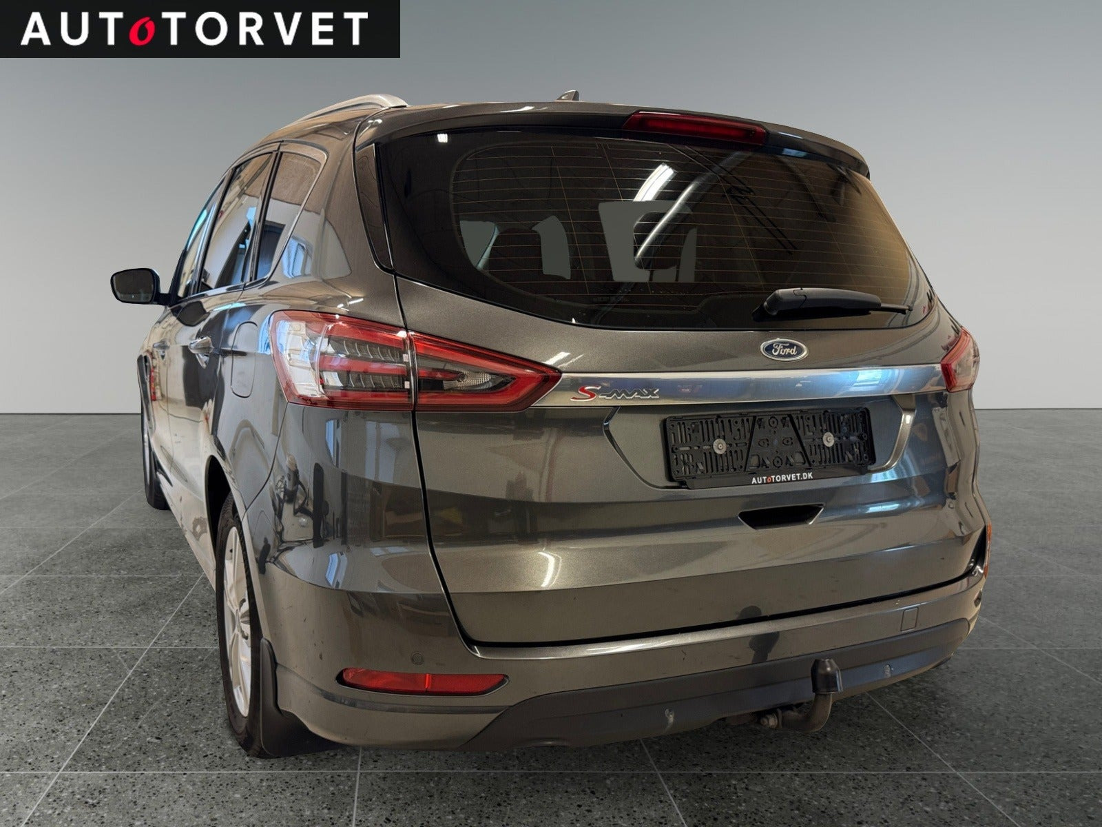 Grå Ford S-MAX fra 2020