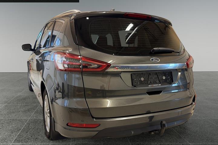 Grå Ford S-MAX fra 2020