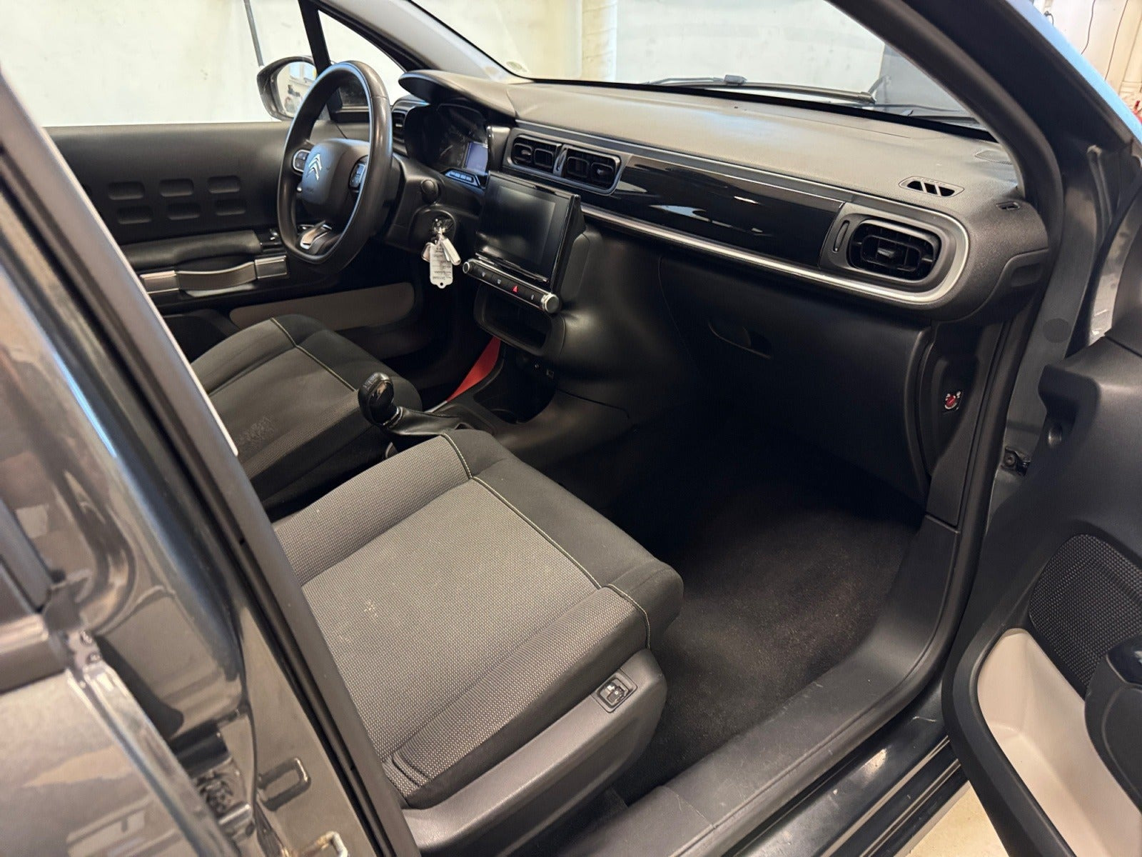 Grå Citroën C3 fra 2017