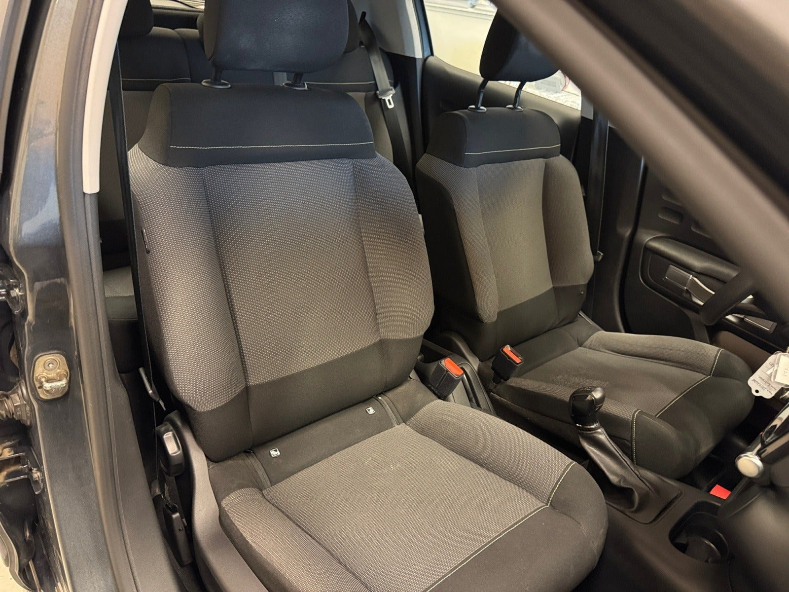 Grå Citroën C3 fra 2017