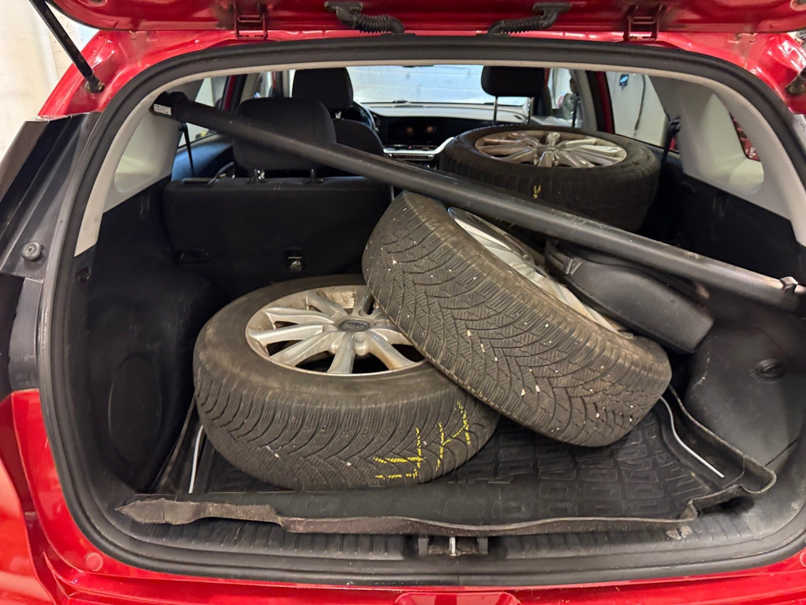 Rød Kia Niro fra 2020