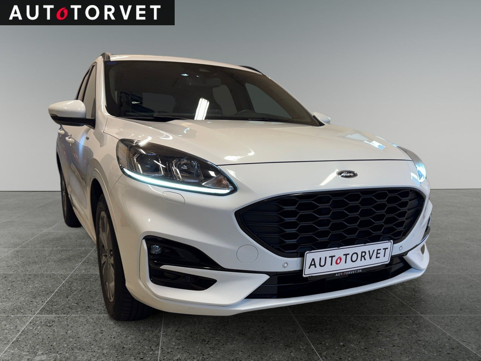 Hvid Ford Kuga fra 2020