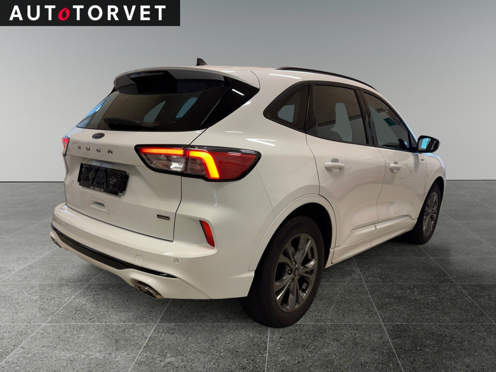 Hvid Ford Kuga fra 2020