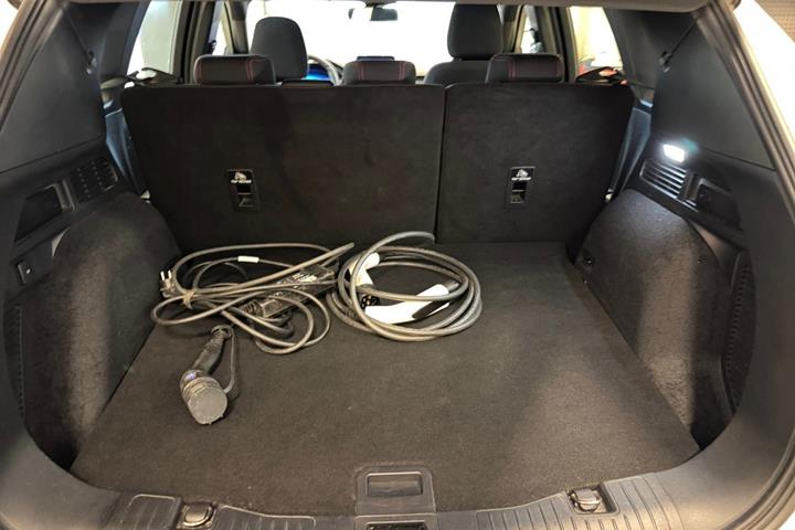 Hvid Ford Kuga fra 2020