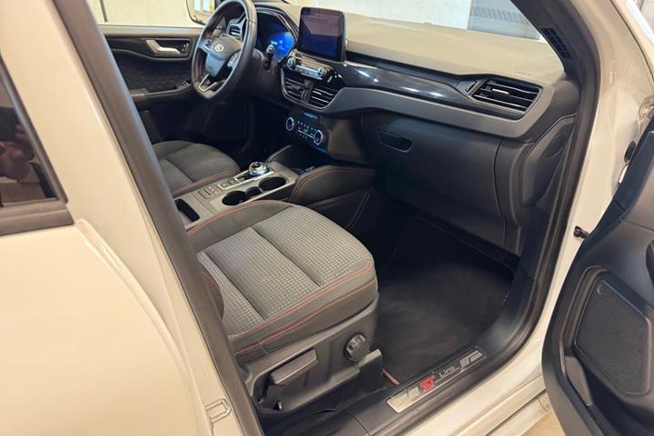 Hvid Ford Kuga fra 2020