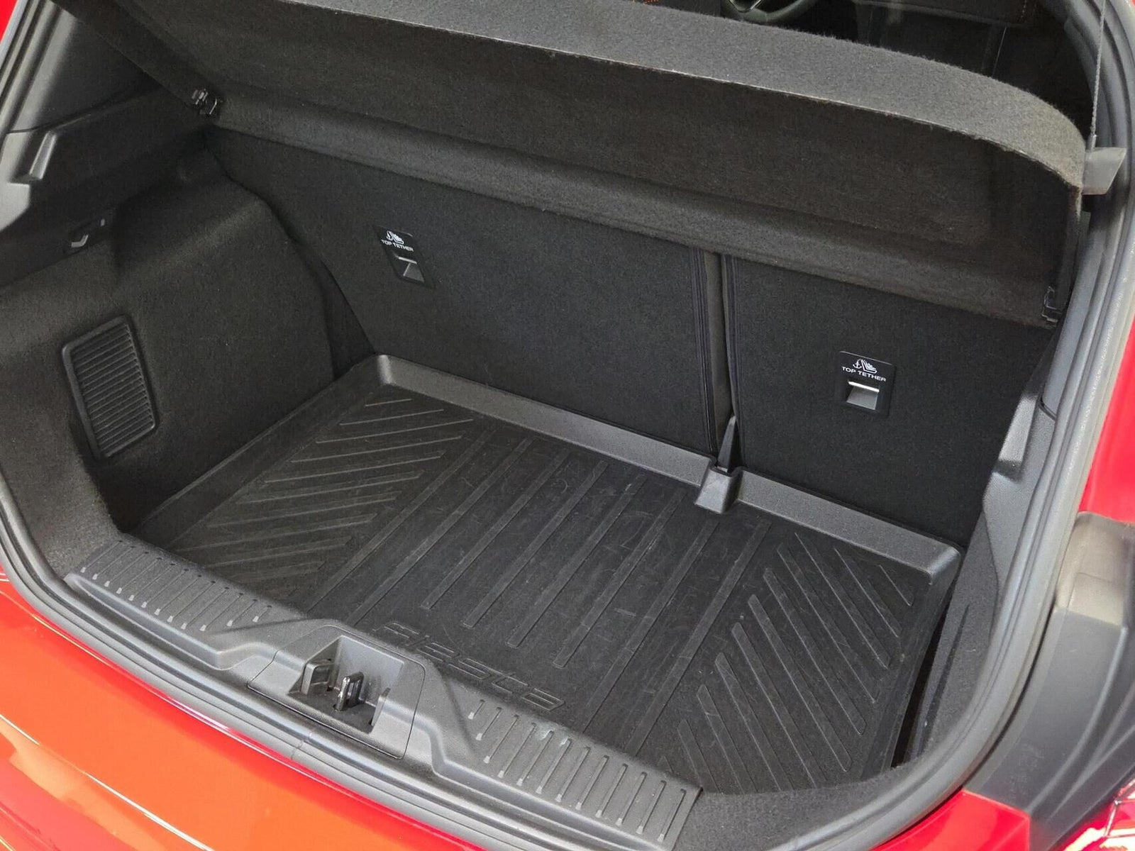 Rød Ford Fiesta fra 2022