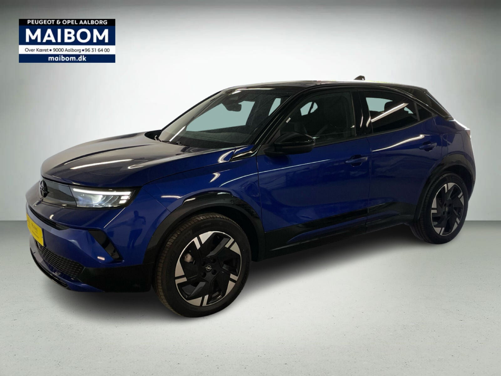Blå Opel Mokka-e fra 2024