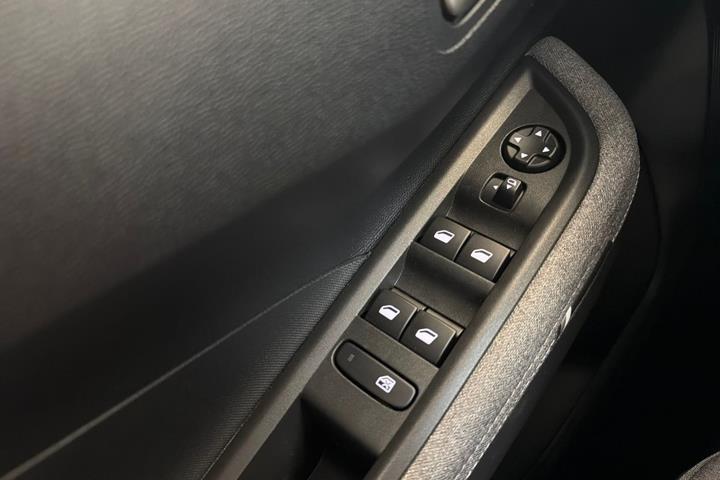 Grå Opel Frontera fra 2025
