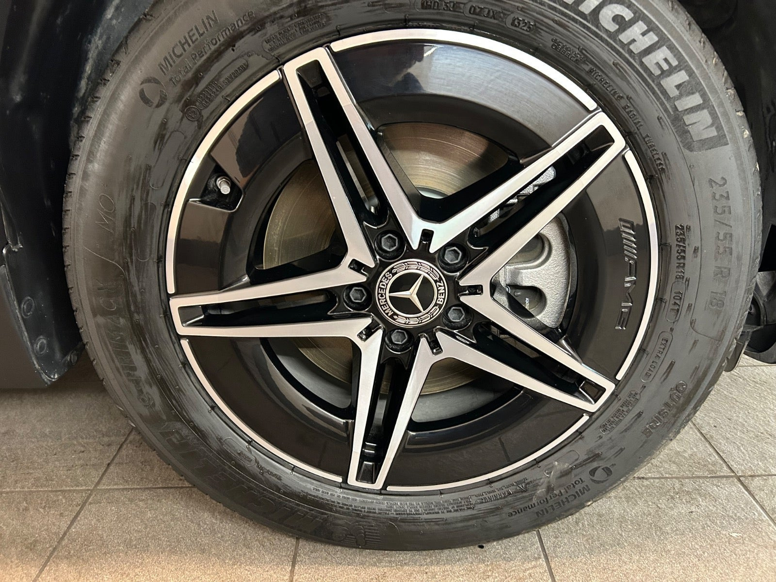 Hvid Mercedes EQA250+ fra 2024
