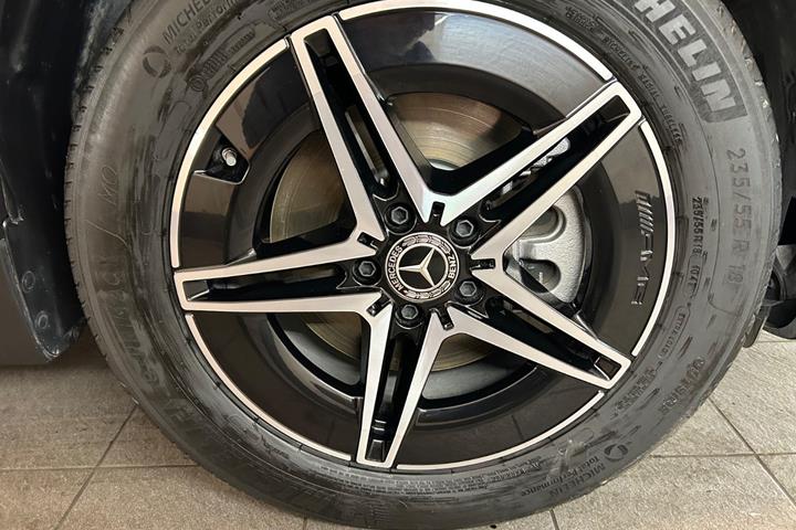 Hvid Mercedes EQA250+ fra 2024