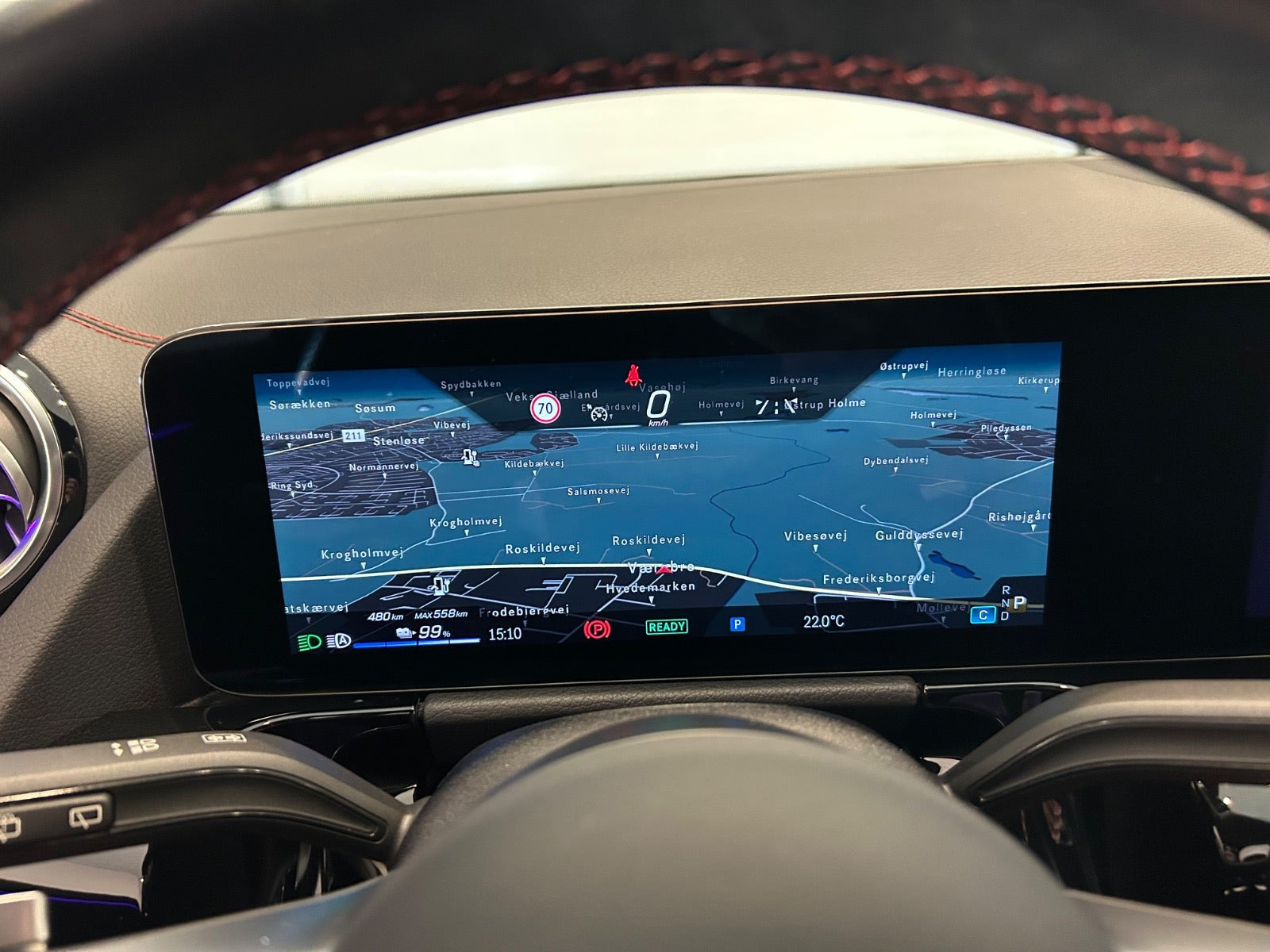 Hvid Mercedes EQA250+ fra 2024