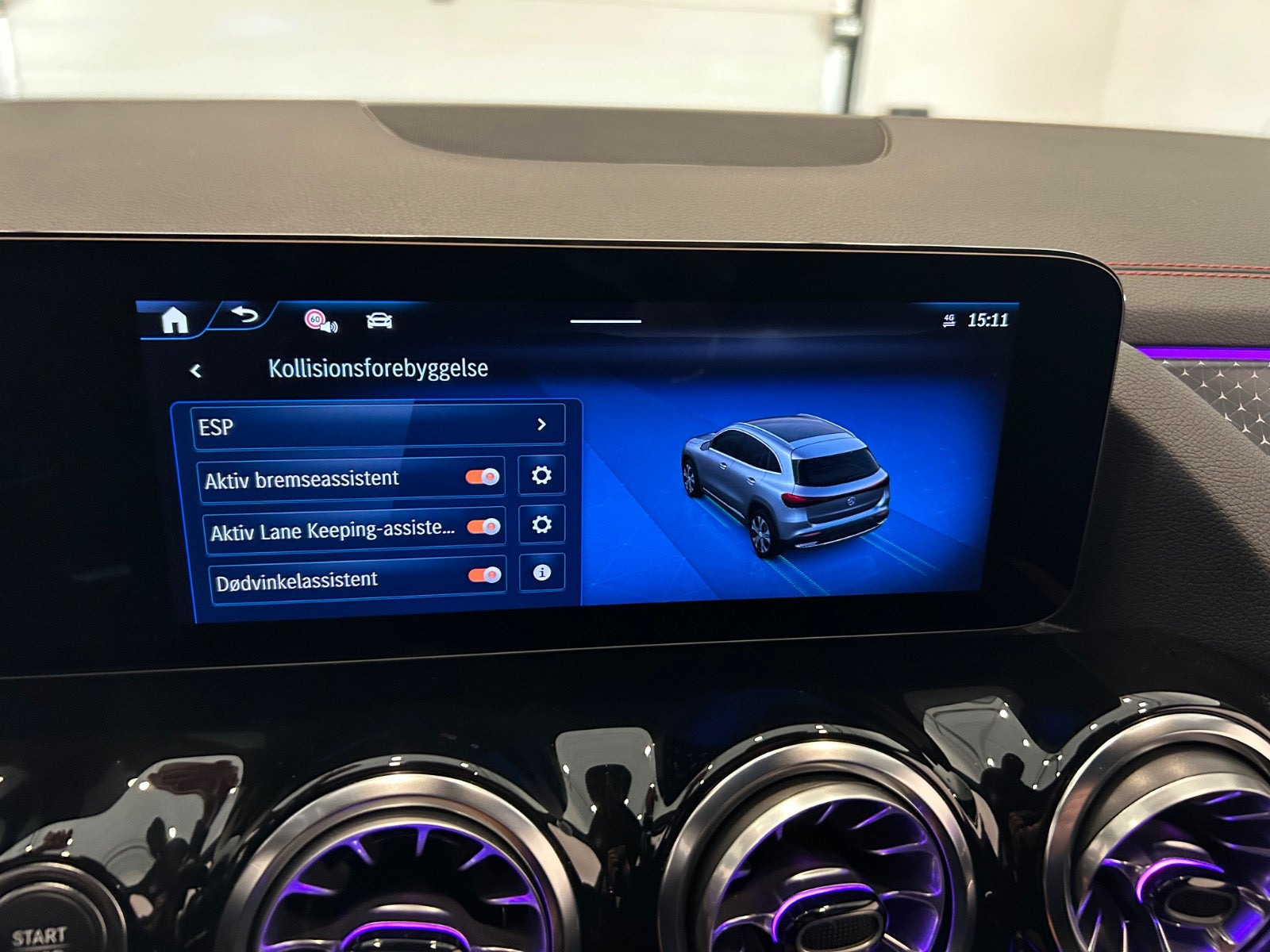 Hvid Mercedes EQA250+ fra 2024