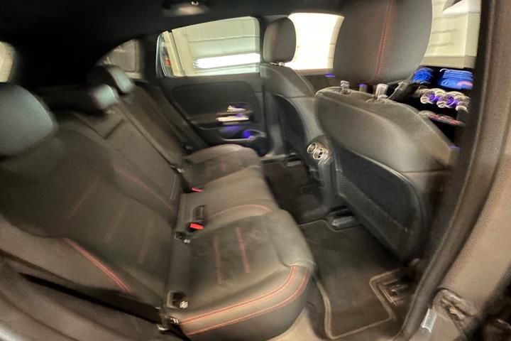 Hvid Mercedes EQA250+ fra 2024