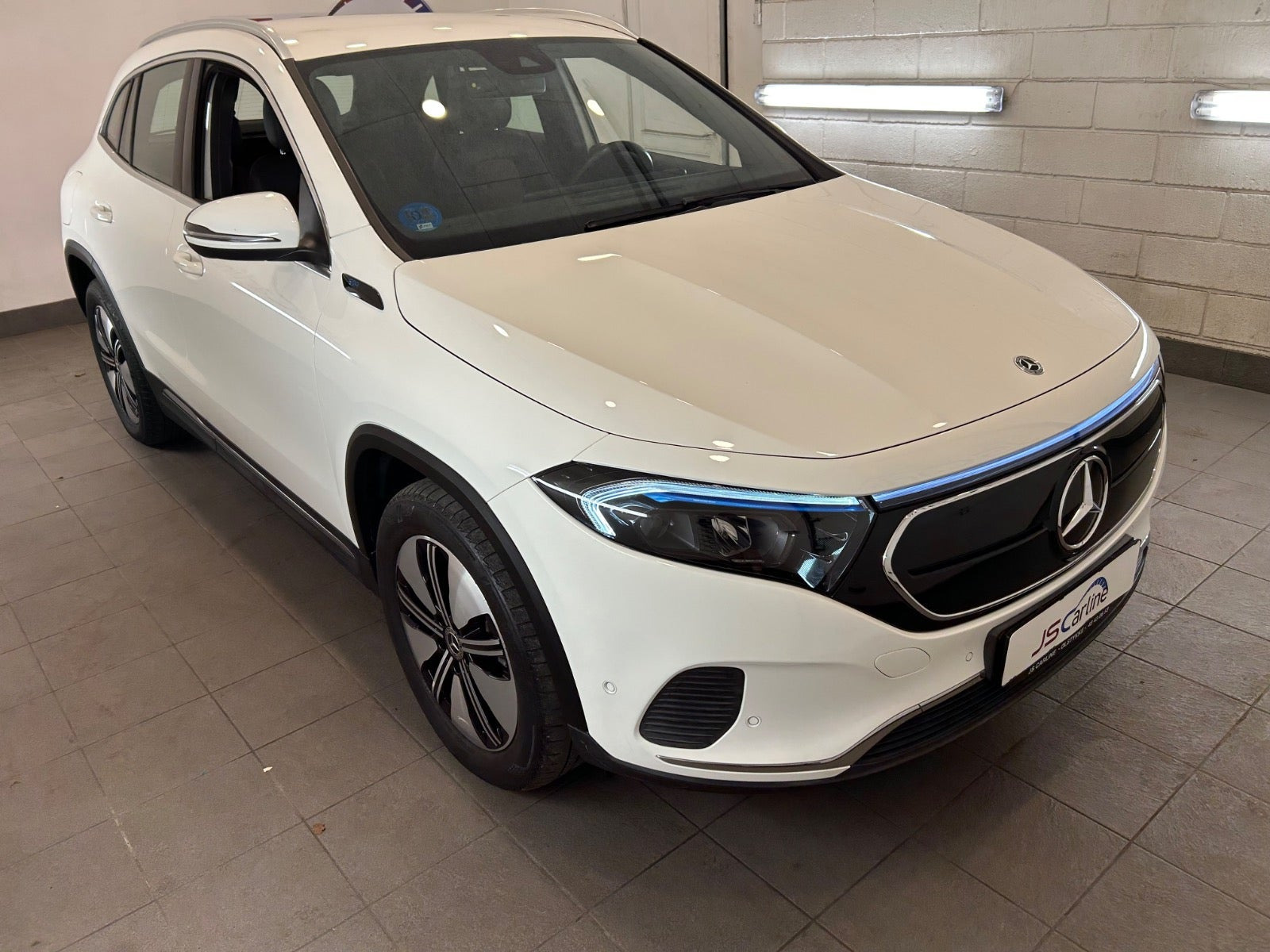 Hvid Mercedes EQA250 fra 2022