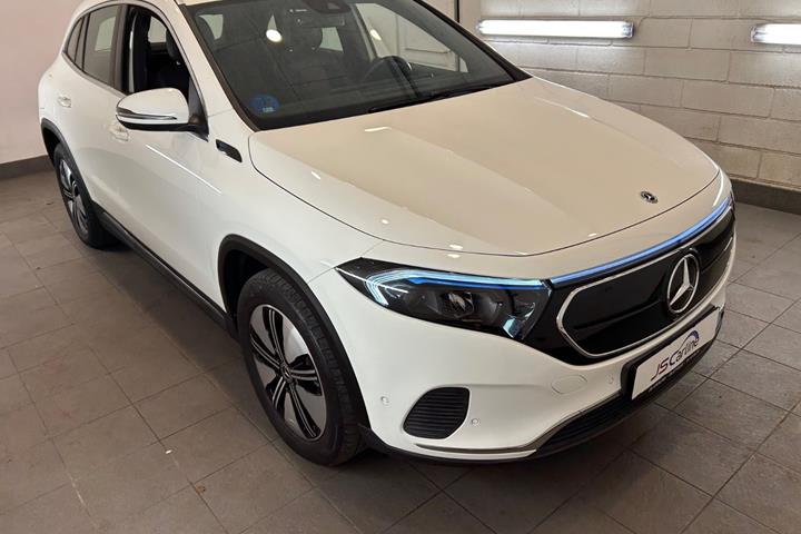 Hvid Mercedes EQA250 fra 2022