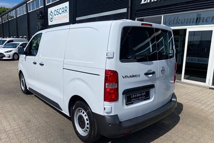 Hvid Opel Vivaro-e fra 2024