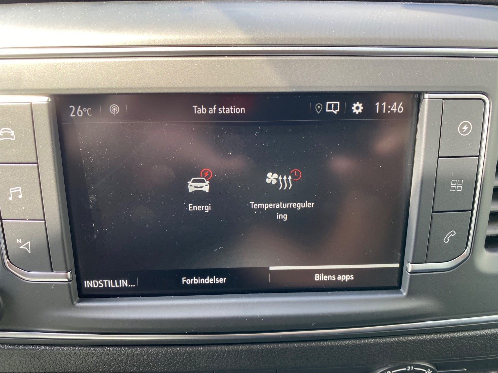 Hvid Opel Vivaro-e fra 2024