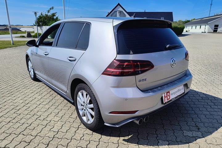 Sølv VW Golf VII fra 2020