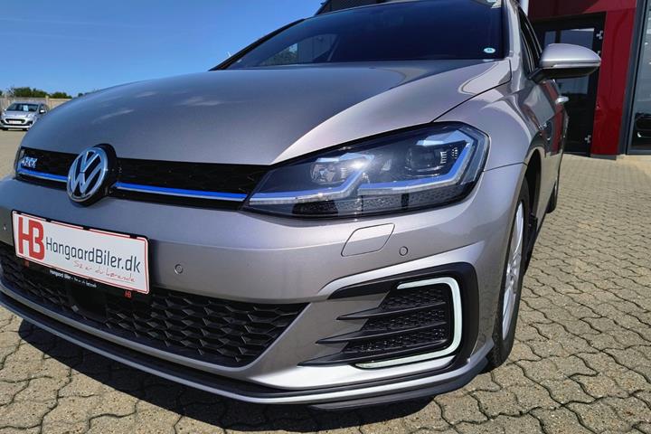 Sølv VW Golf VII fra 2020