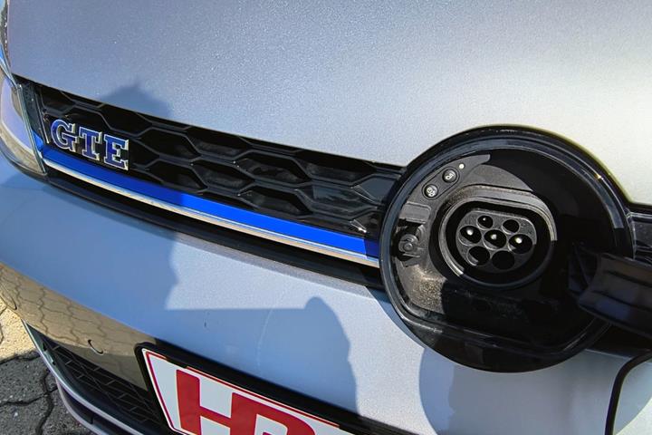 Sølv VW Golf VII fra 2020