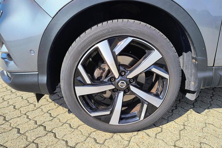 Grå Nissan Qashqai fra 2018