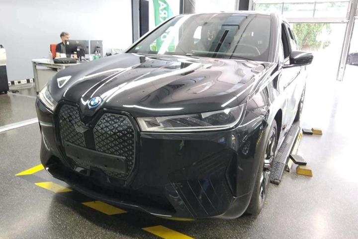 Sort BMW iX fra 2023
