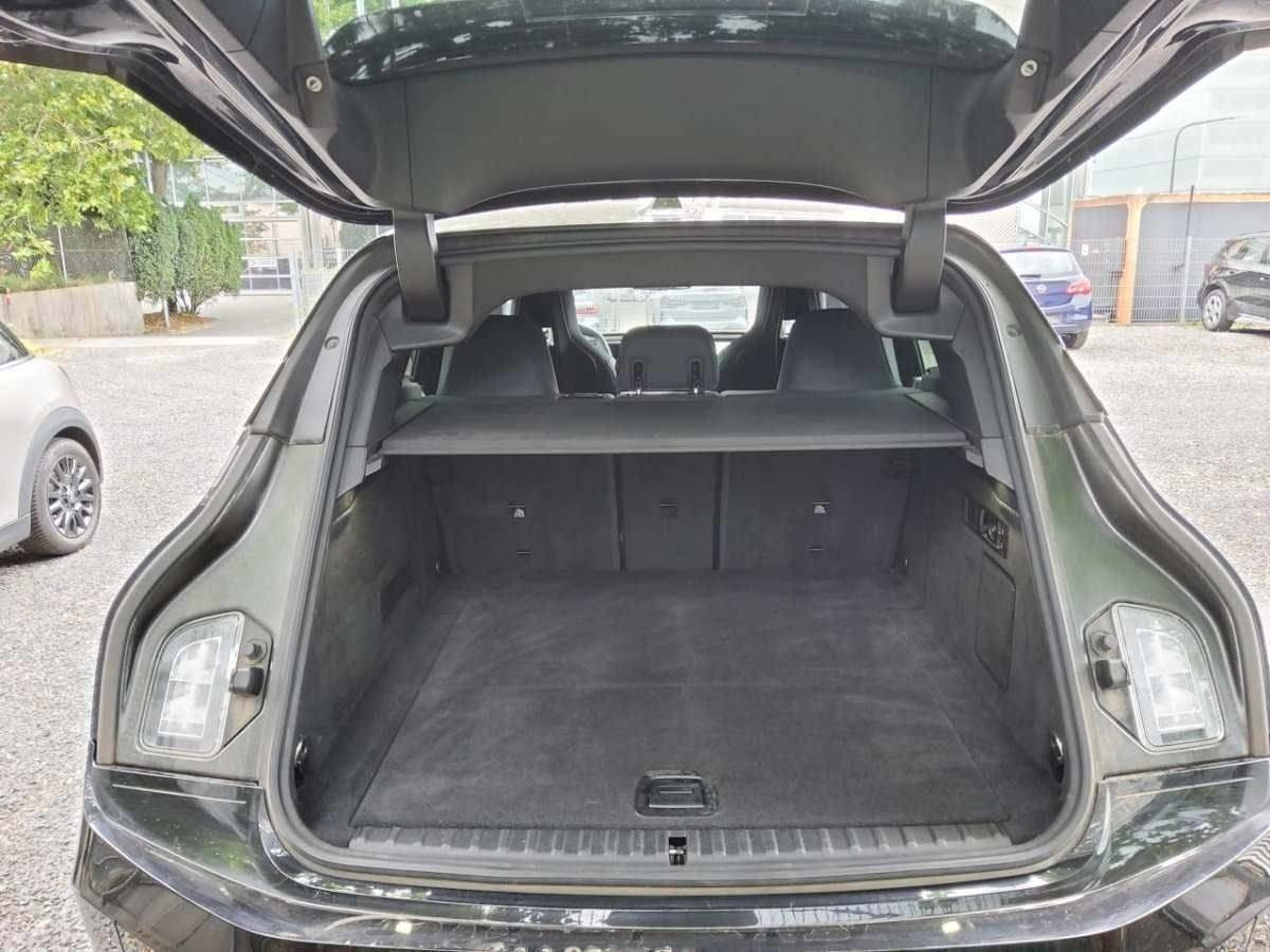 Sort BMW iX fra 2023