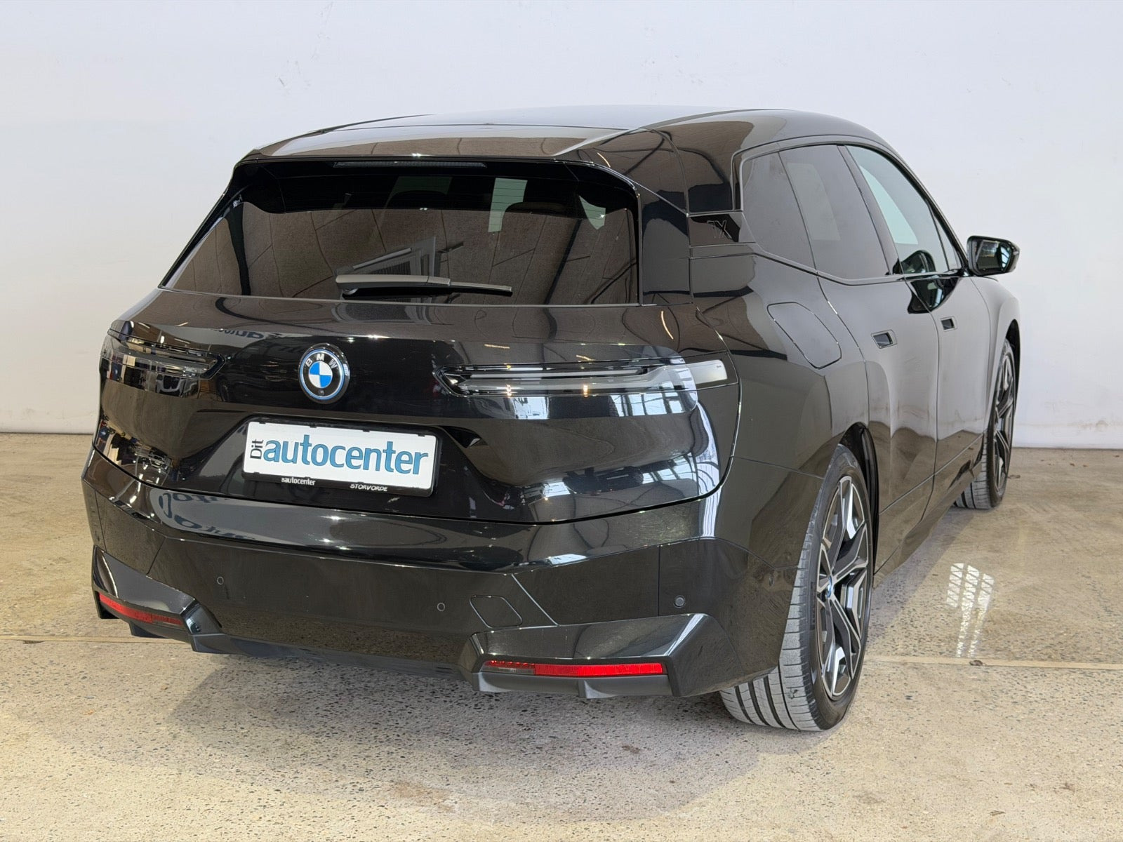 Sort BMW iX fra 2022