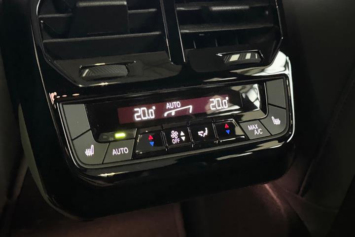 Sort BMW iX fra 2022