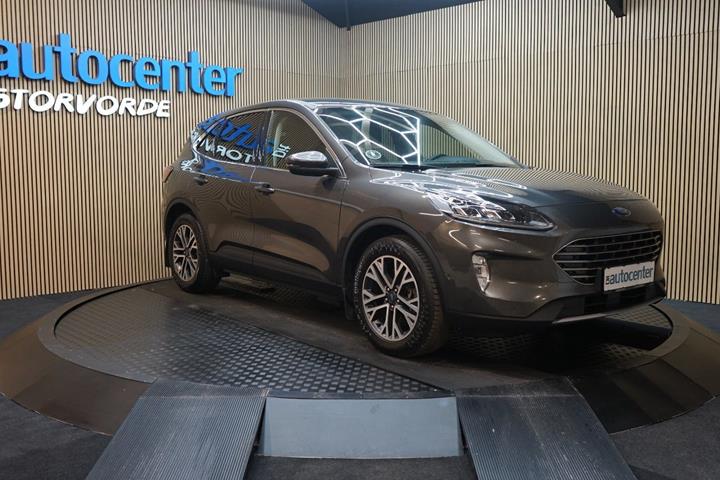 Grå Ford Kuga fra 2020