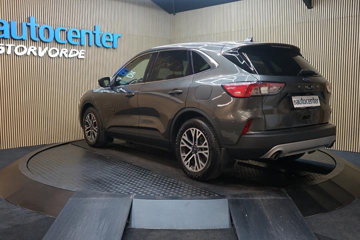 Grå Ford Kuga fra 2020
