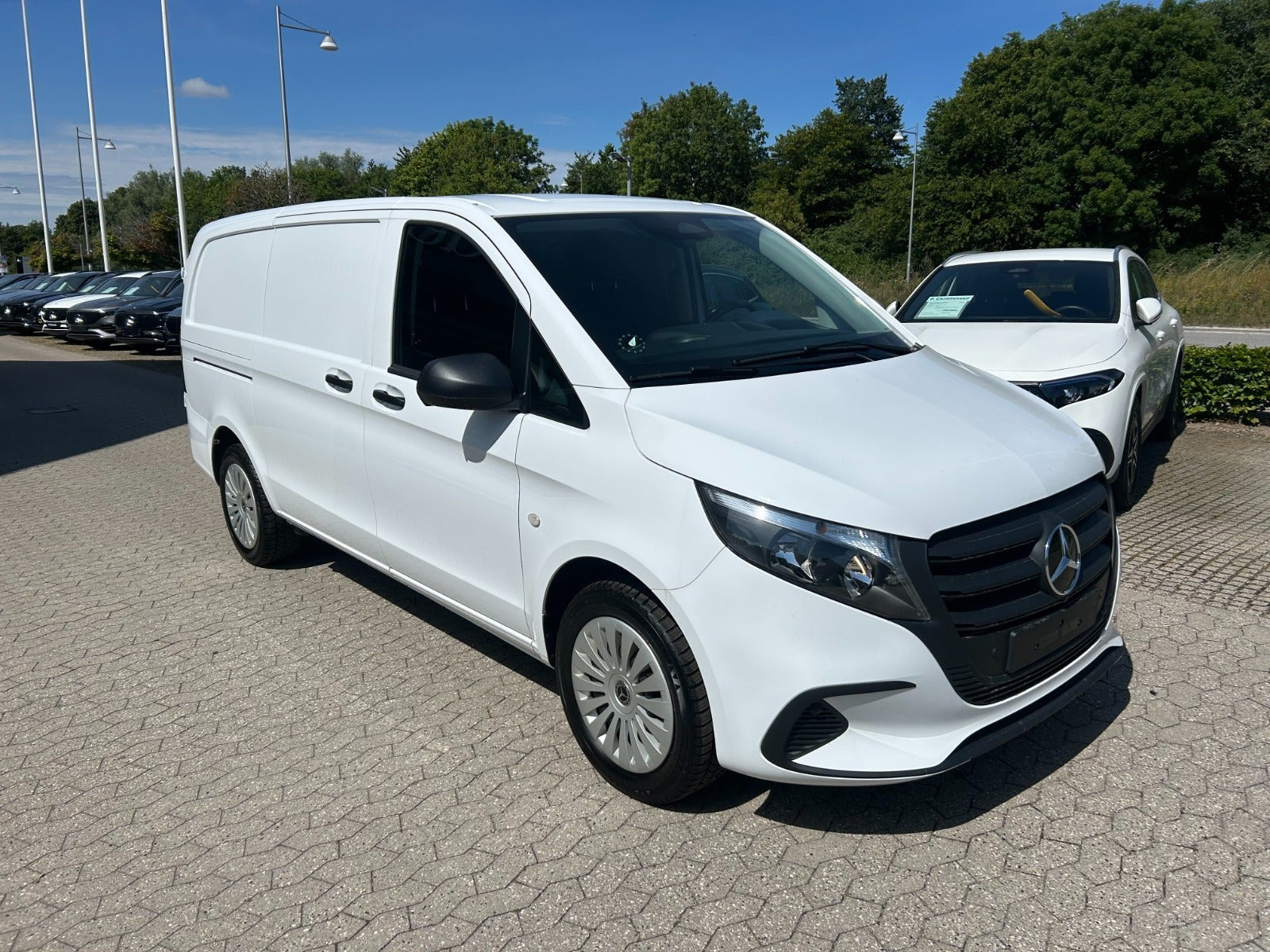 undefined Mercedes Vito 114 fra 2024