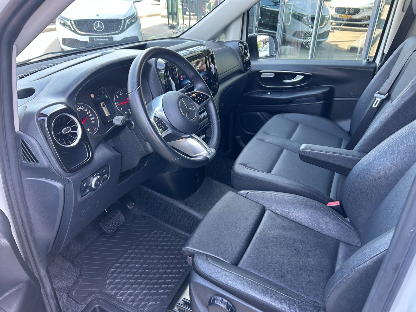 undefined Mercedes Vito 114 fra 2024