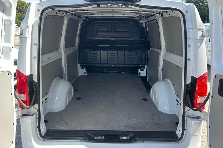 undefined Mercedes Vito 114 fra 2024