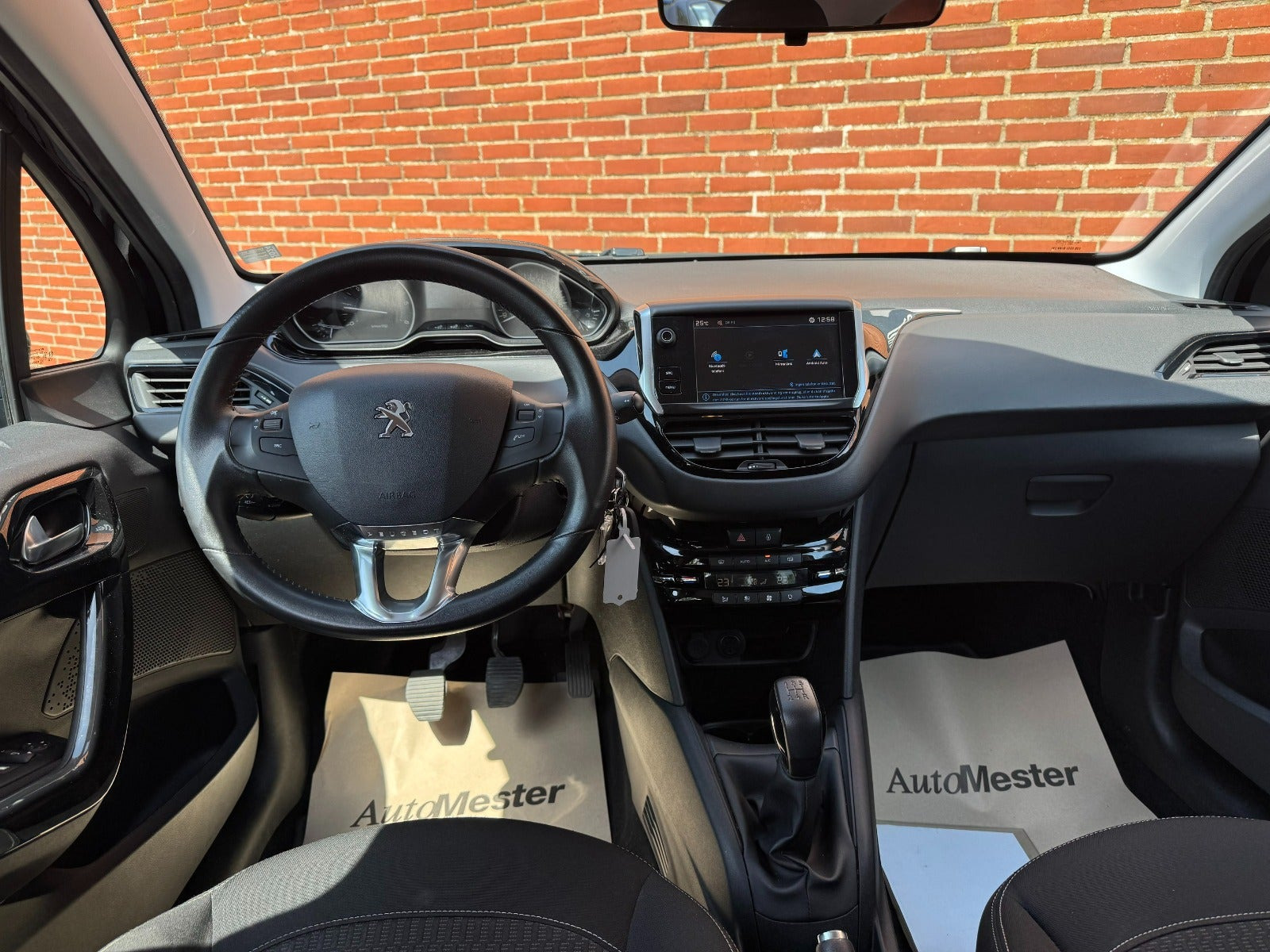 undefined Peugeot 208 fra 2017