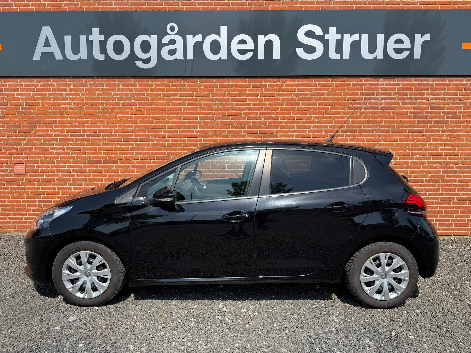 undefined Peugeot 208 fra 2017