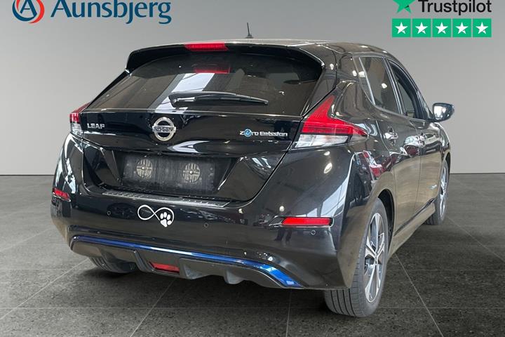 Sort Nissan Leaf fra 2020