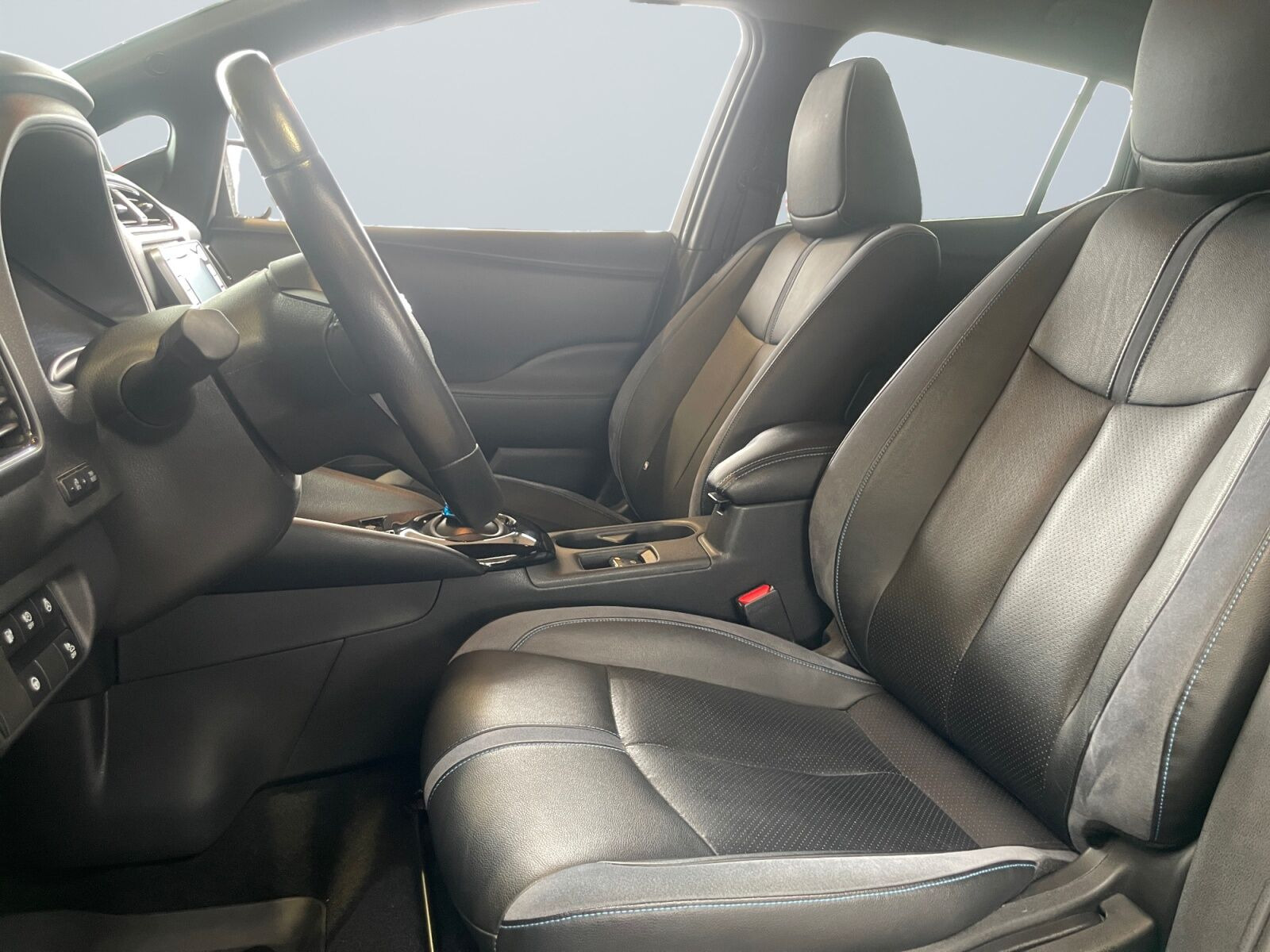 Sort Nissan Leaf fra 2020