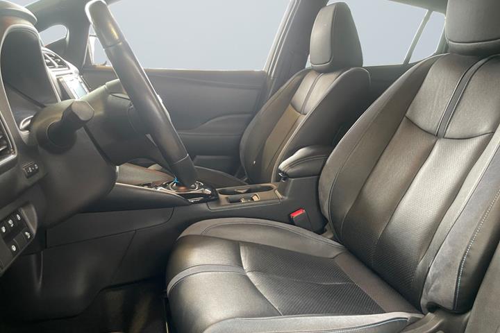 Sort Nissan Leaf fra 2020