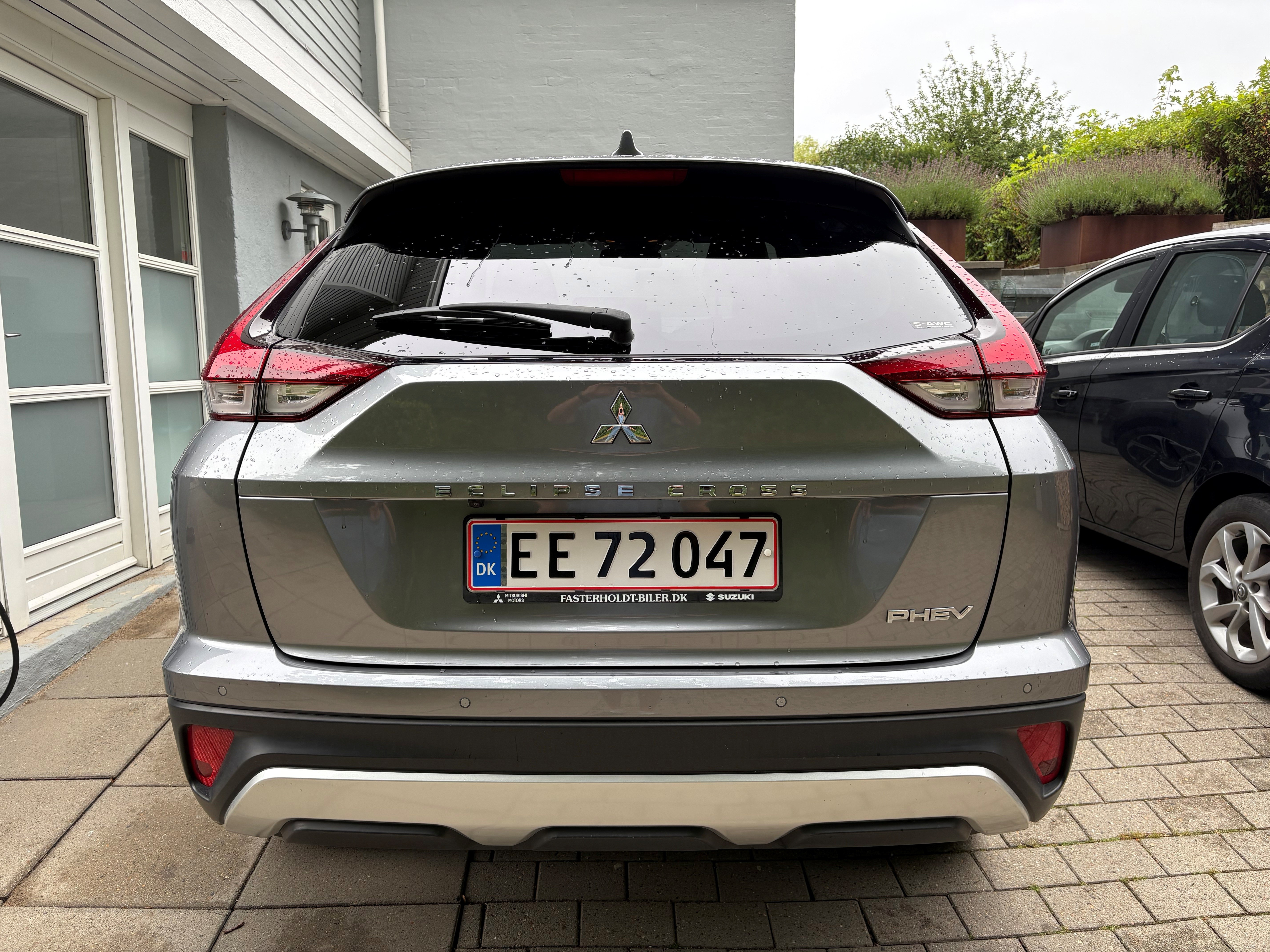 Grå Mitsubishi Eclipse Cross fra 2024