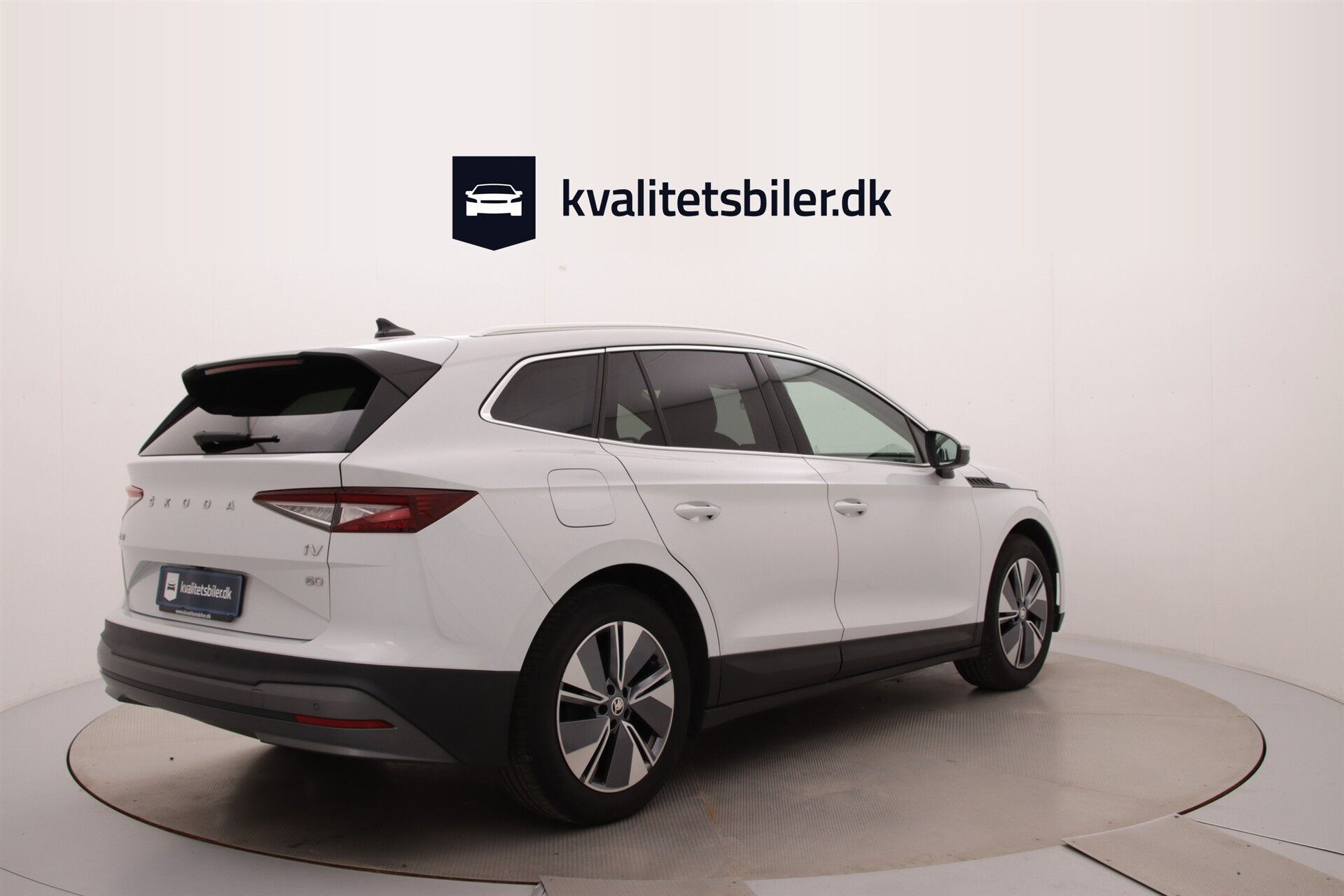 Hvid Skoda Enyaq fra 2021